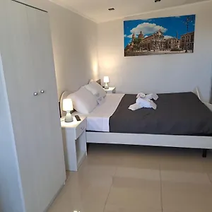 House Il Quadrifoglio Airport Fontanarossa Bed & Breakfast